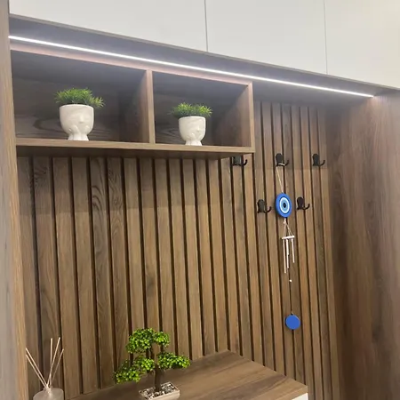 Apartment Glamorous 2-bedroom - Near *