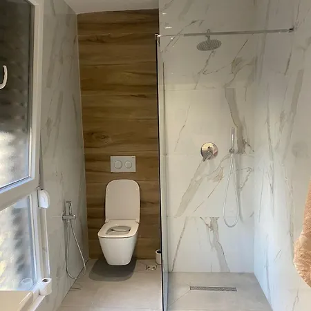 Apartment Glamorous 2-bedroom - Near Tirana