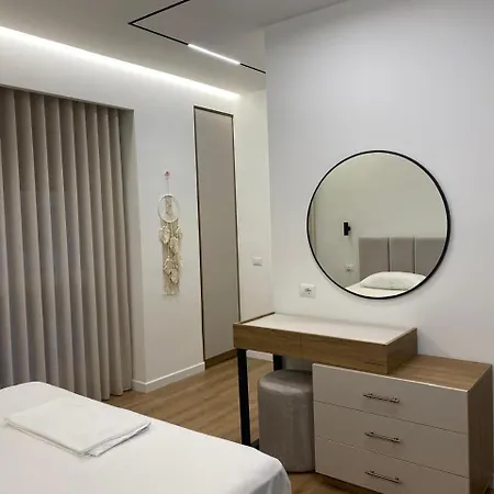 Διαμέρισμα Glamorous 2-bedroom - Near Τίρανα